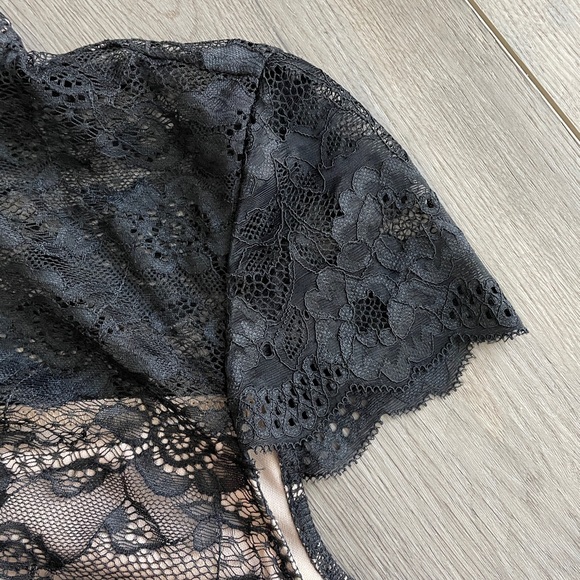 NEW YORK AND COMPANY - EUC black lace top size SMALL - Picture 3 of 13